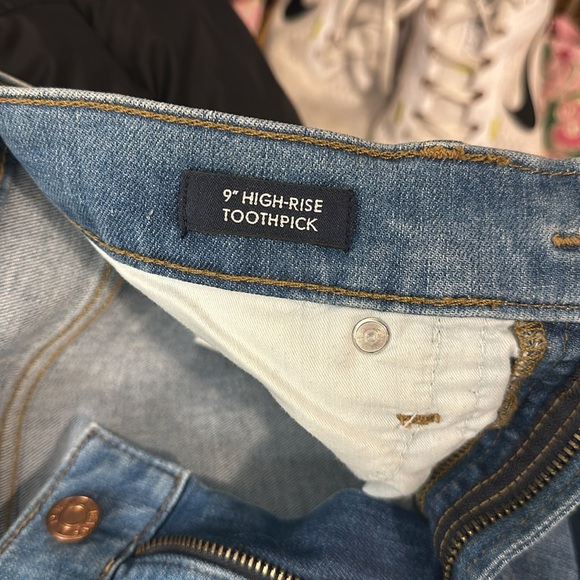 J Crew Women’s Jeans 
9” high rise toothpick style 

Size 28 - Picture 3 of 3